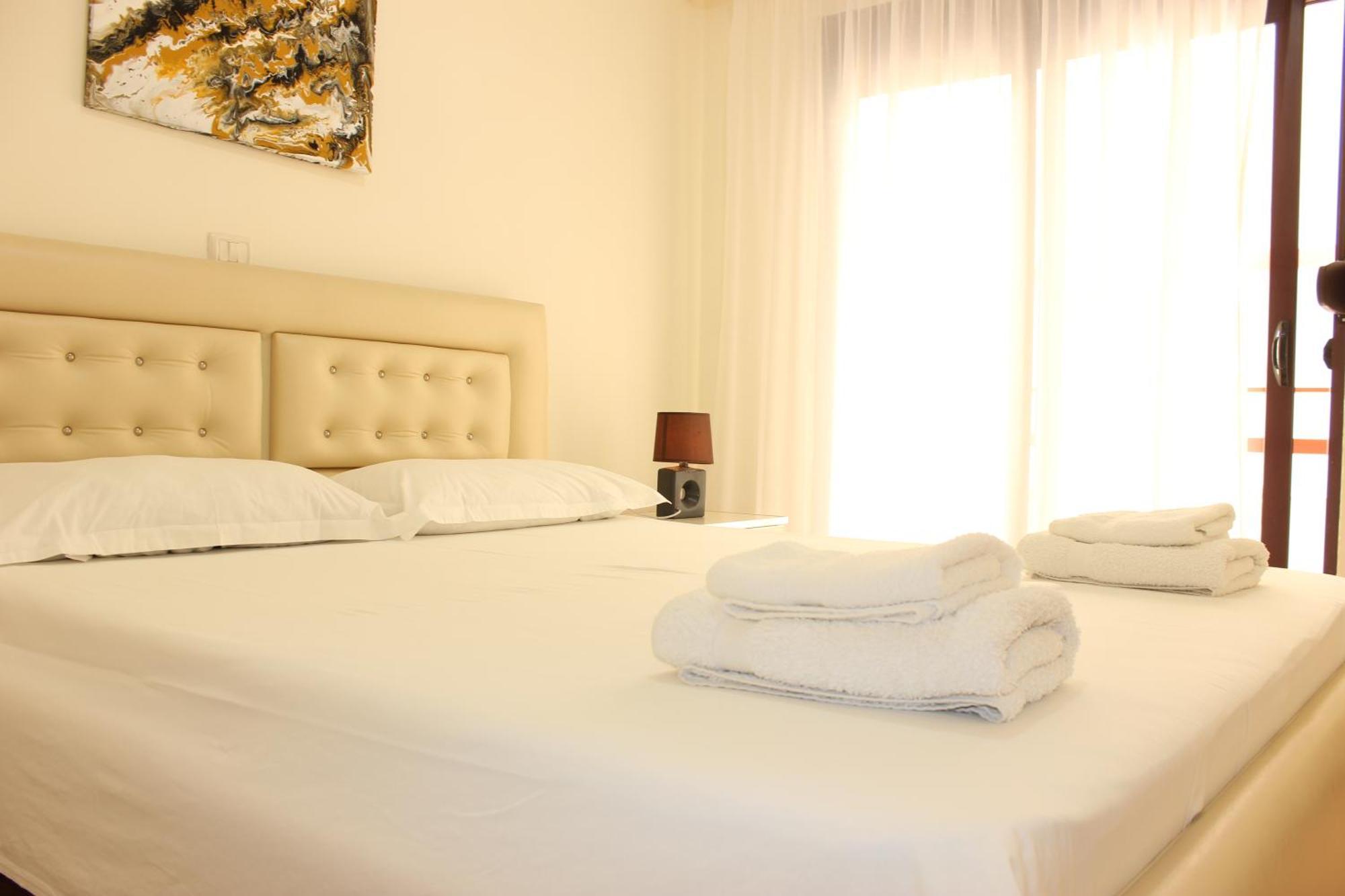 Megrooms Sarandë Exterior foto