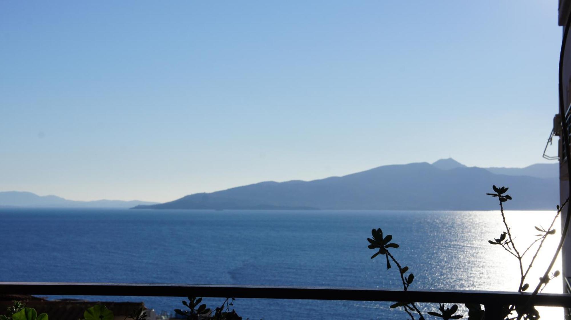 Megrooms Sarandë Exterior foto