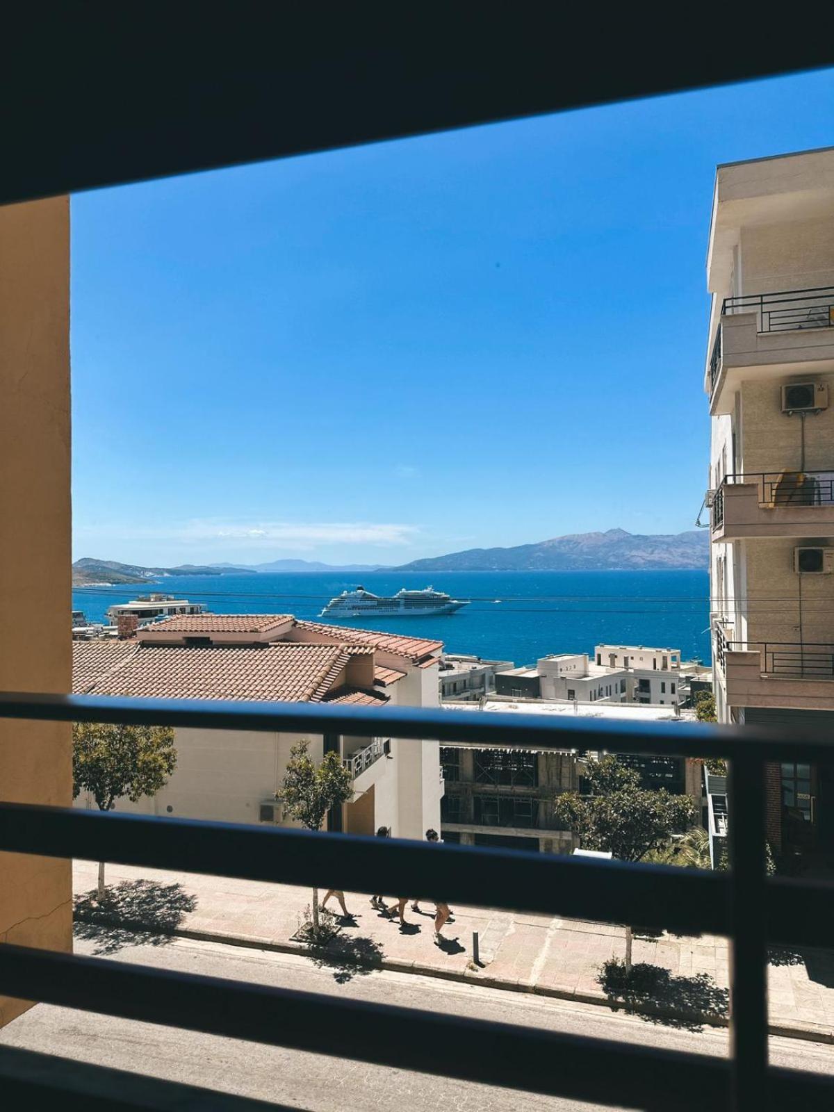 Megrooms Sarandë Exterior foto