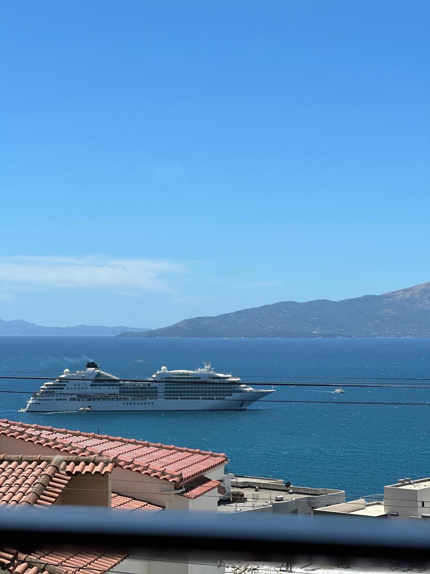 Megrooms Sarandë Exterior foto