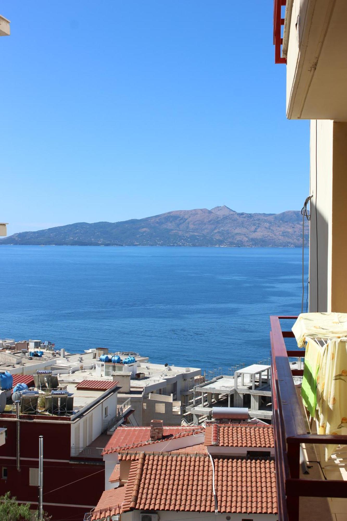 Megrooms Sarandë Exterior foto